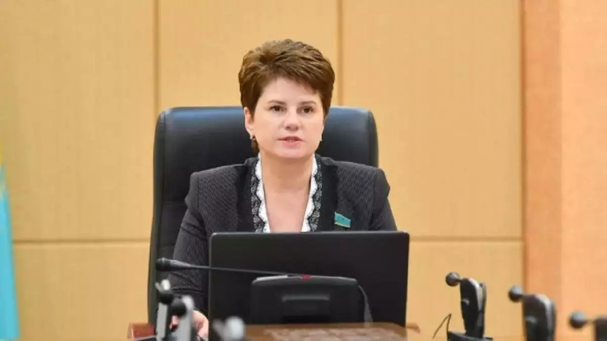 Новую Конституцию Казахстана предложили принять через всенародный референдум