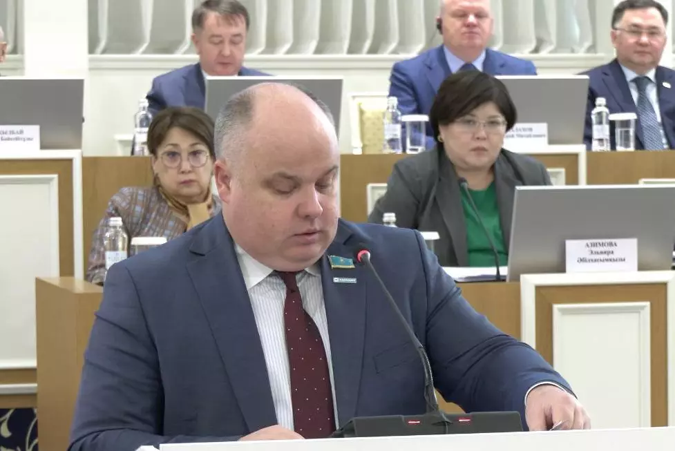 Новая Конституция предусматривает гарантии для работников предприятий – Максим Рожин