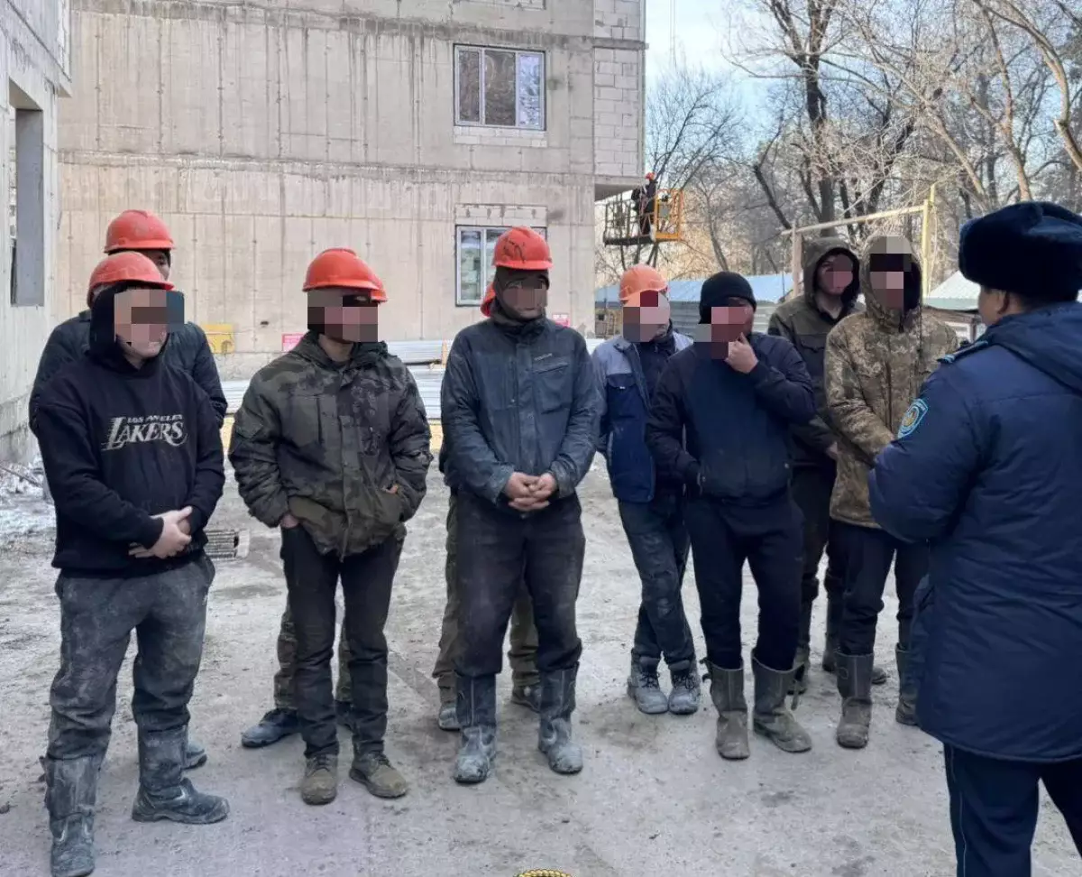 Без документов и прописки: в Алматы выявили нарушителей миграционных правил