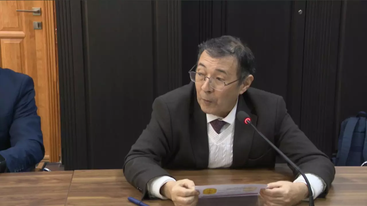 Алматыда саясаттанушылар жаңа Конституция жобасын талқылады