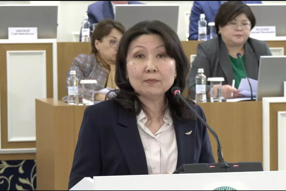 Айгуль Садвакасова: Конституция закрепляет приоритет человеческого капитала, науки и инноваций
