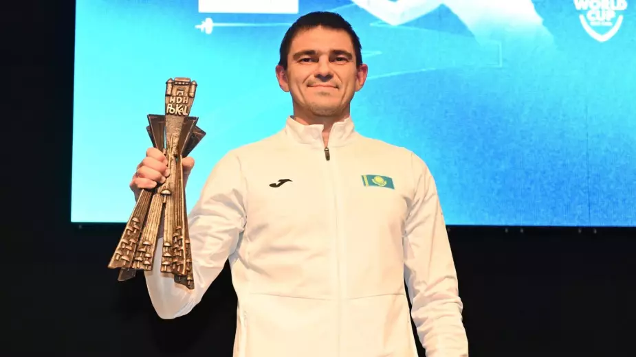 "Гимн включили не сразу, но...". Как казахстанец сделал историю на Кубке мира