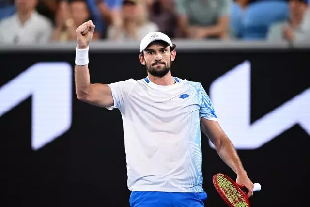 Валентен Вашеро обыграл Александра Бублика в Казахстане и приблизил Монако к выходу в группу.