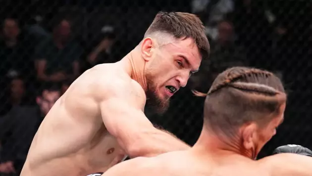 Стоячим нокаутом закончился бой казахстанца на турнире UFC