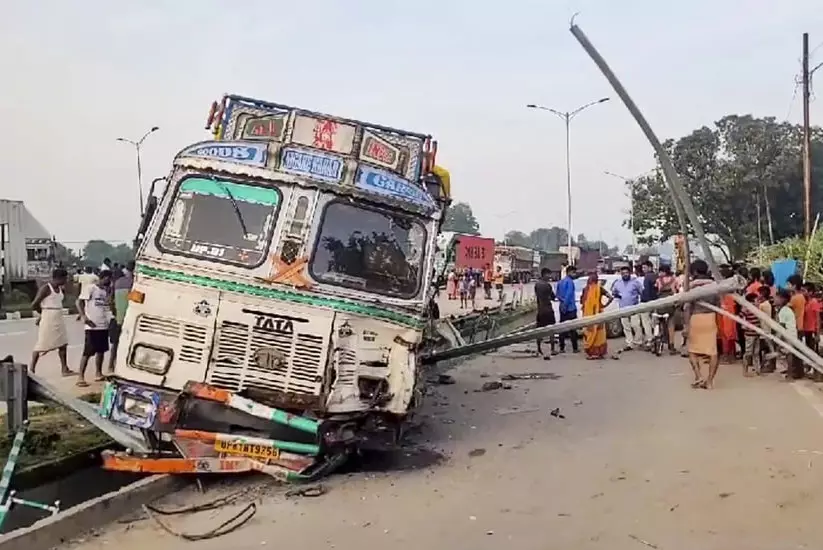 В МИРЕ: ДТП в Индии, пожар в Петербурге и взрыв под Бухарестом
