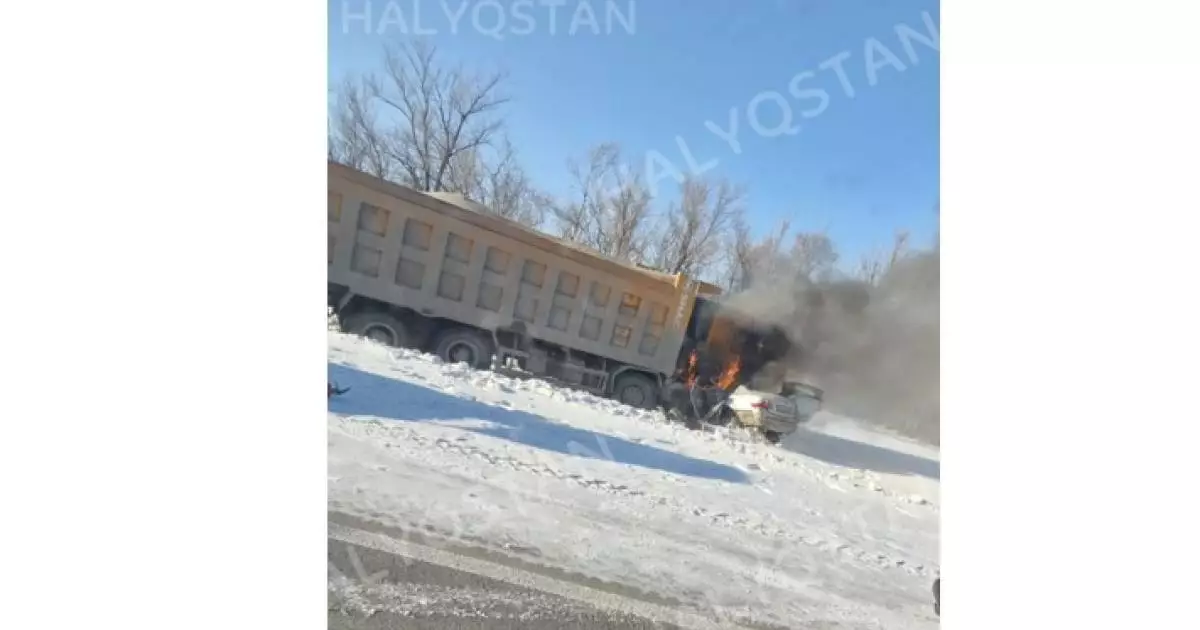  СҚО-да жүргізуші мен жолаушы өртеніп кетті 