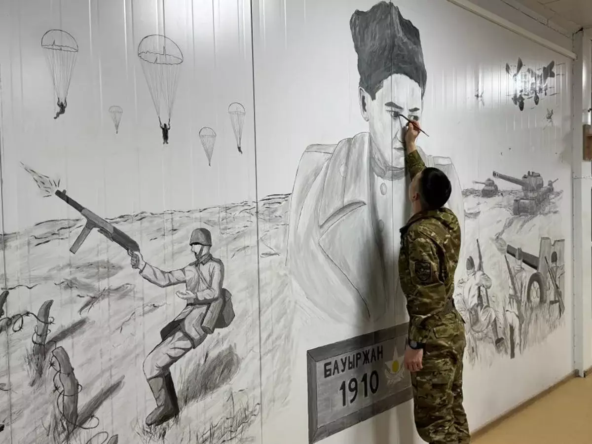 Қызмет пен шығармашылық үндестігі: ақтаулық матрос тарихи тұлғалар туралы картиналар салады