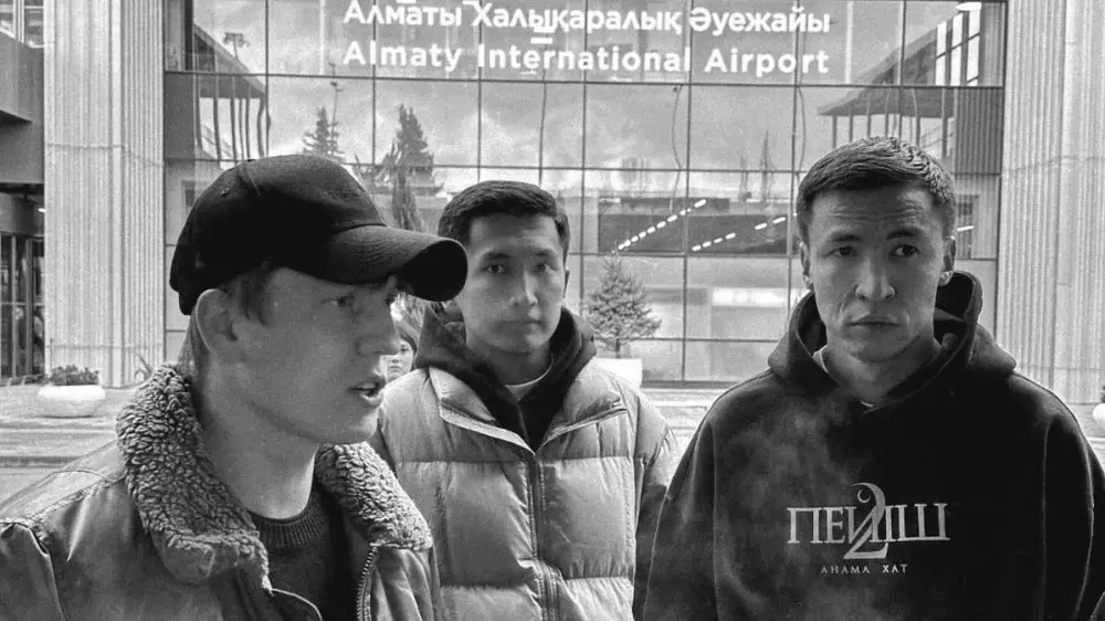 Ведущий ЧБД Алексей Щербаков прилетел в Алматы вслед за Сабуровым