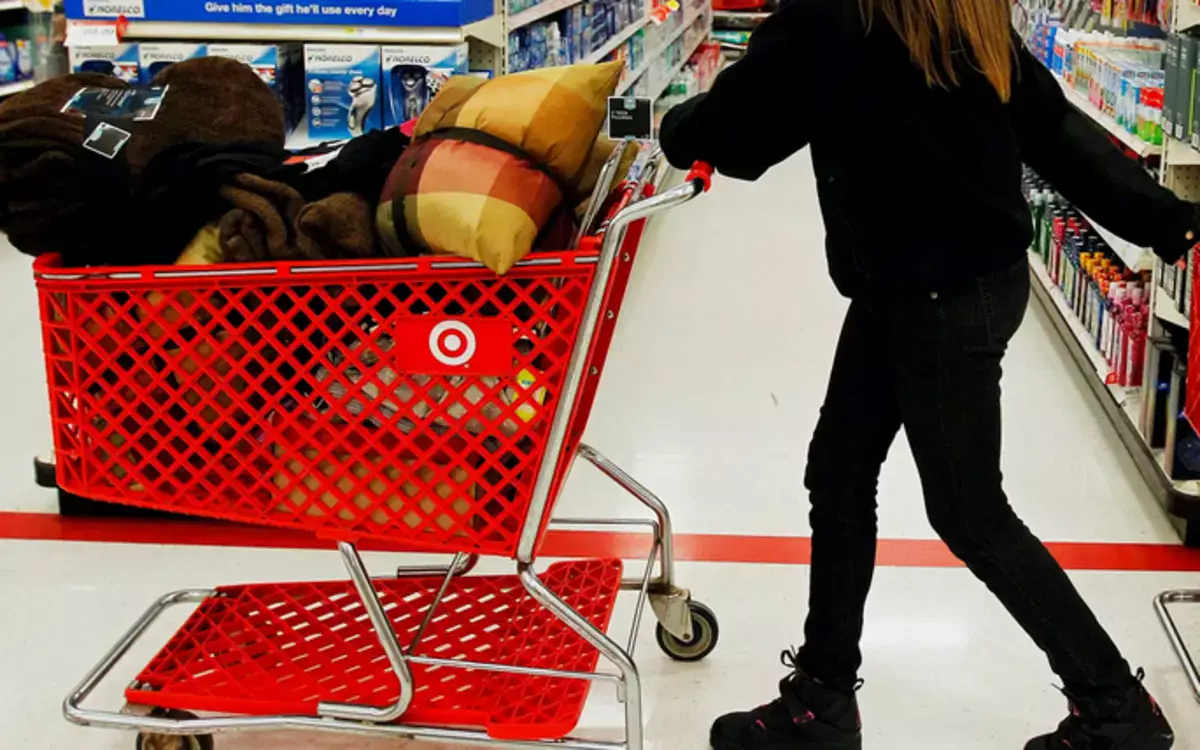 Почему казахстанцы покупают то, что им не нужно: как магазины и банки обманывают клиентов - новости на Lada.kz 08.02.2026