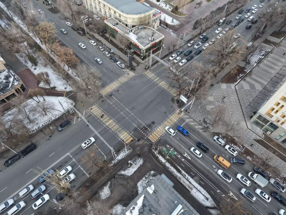 Алматыда кейбір қиылыстардағы бағдаршамдардың жұмысы өзгертіледі