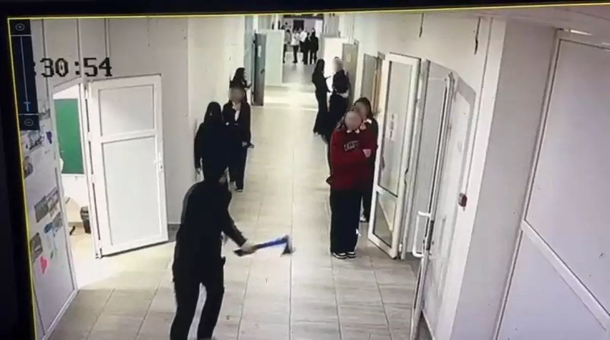 После нападения школьника в Кульсары уволен директор учебного заведения