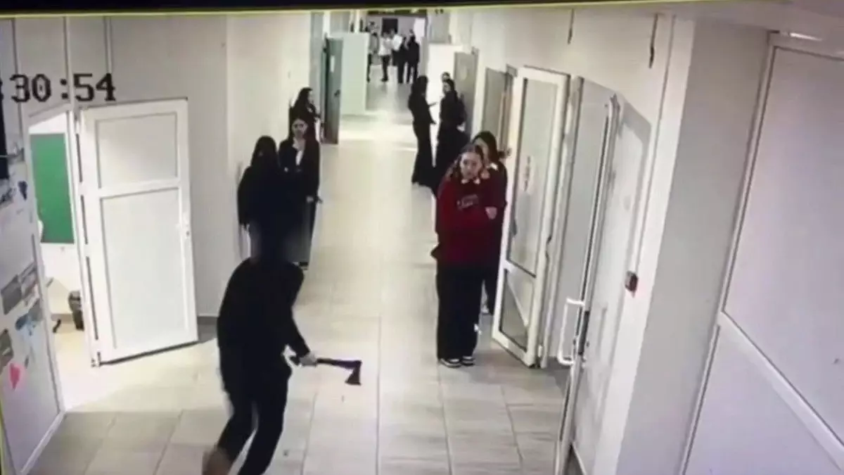 Құлсарыда оқушының шабуылынан кейін мектеп директоры қызметінен босатылды