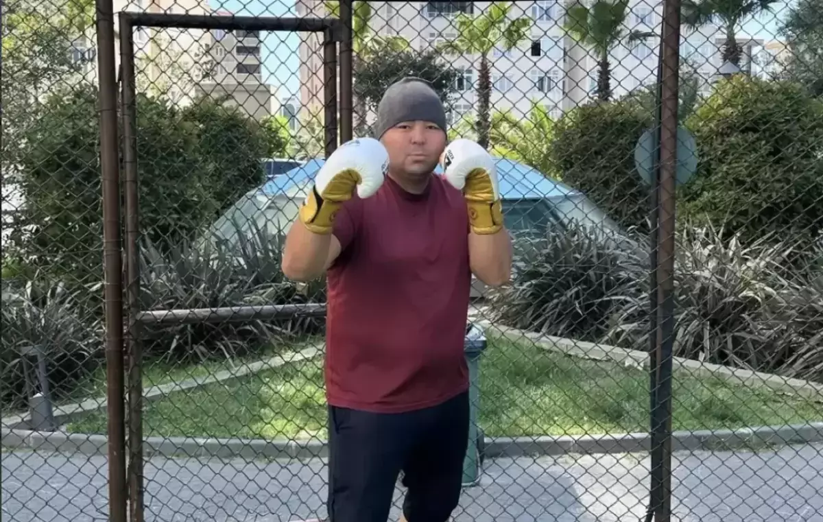 «Басыма тапанша тақады»: Еркебұлан Шыналиев Түркияда өзіне қастандық жасалғанын айтты