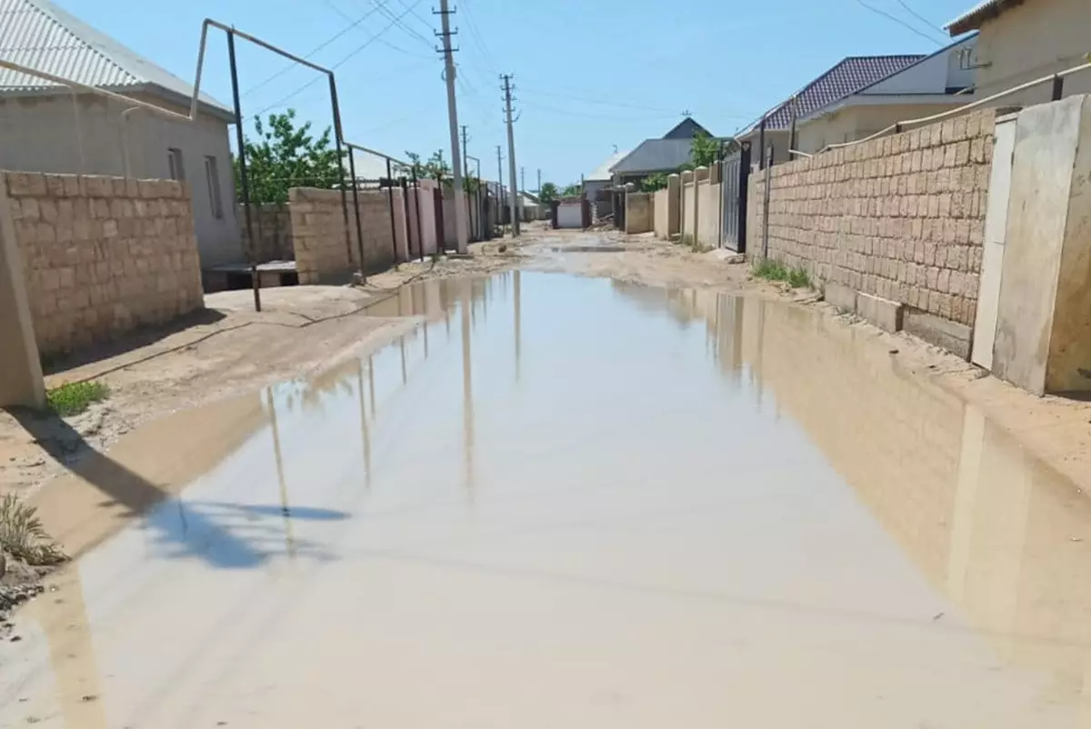 Жители районов Мангистауской области жалуются на бездорожье и грязь