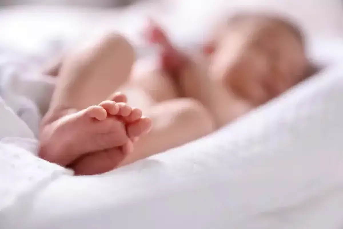 В Алматы спасли новорожденную весом 730 граммов