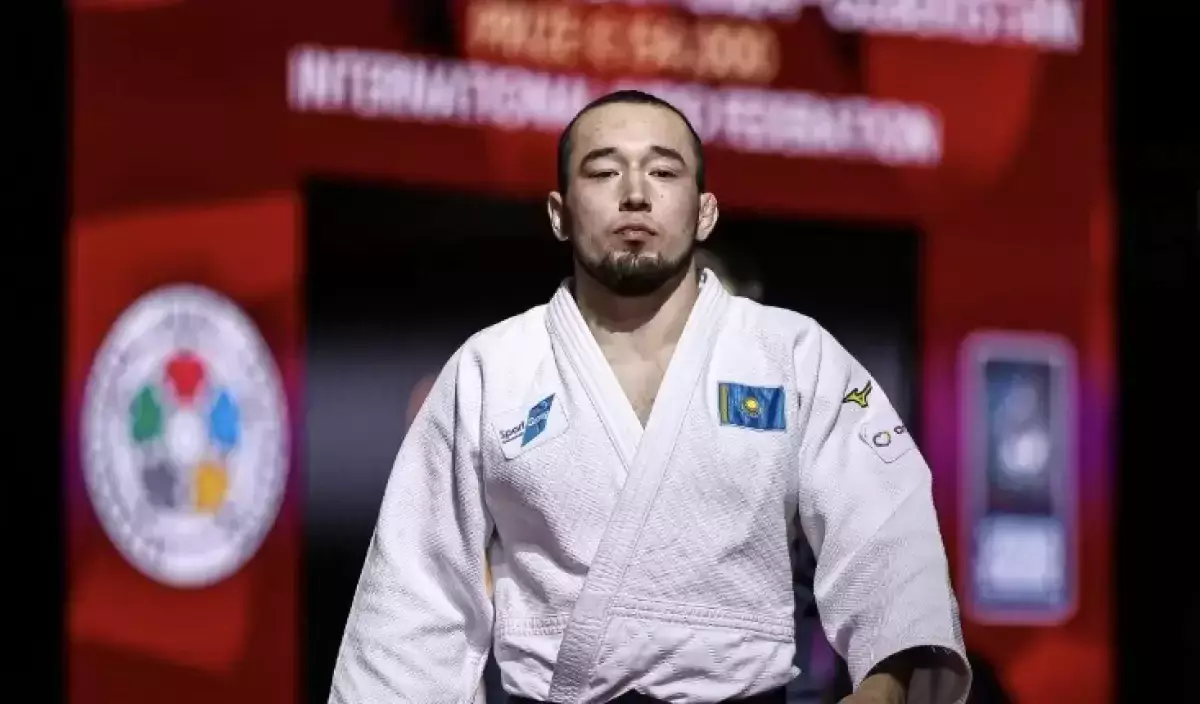 Париж Гранд Слэмі: Қазақтың екі балуаны жартылай финалға шықты