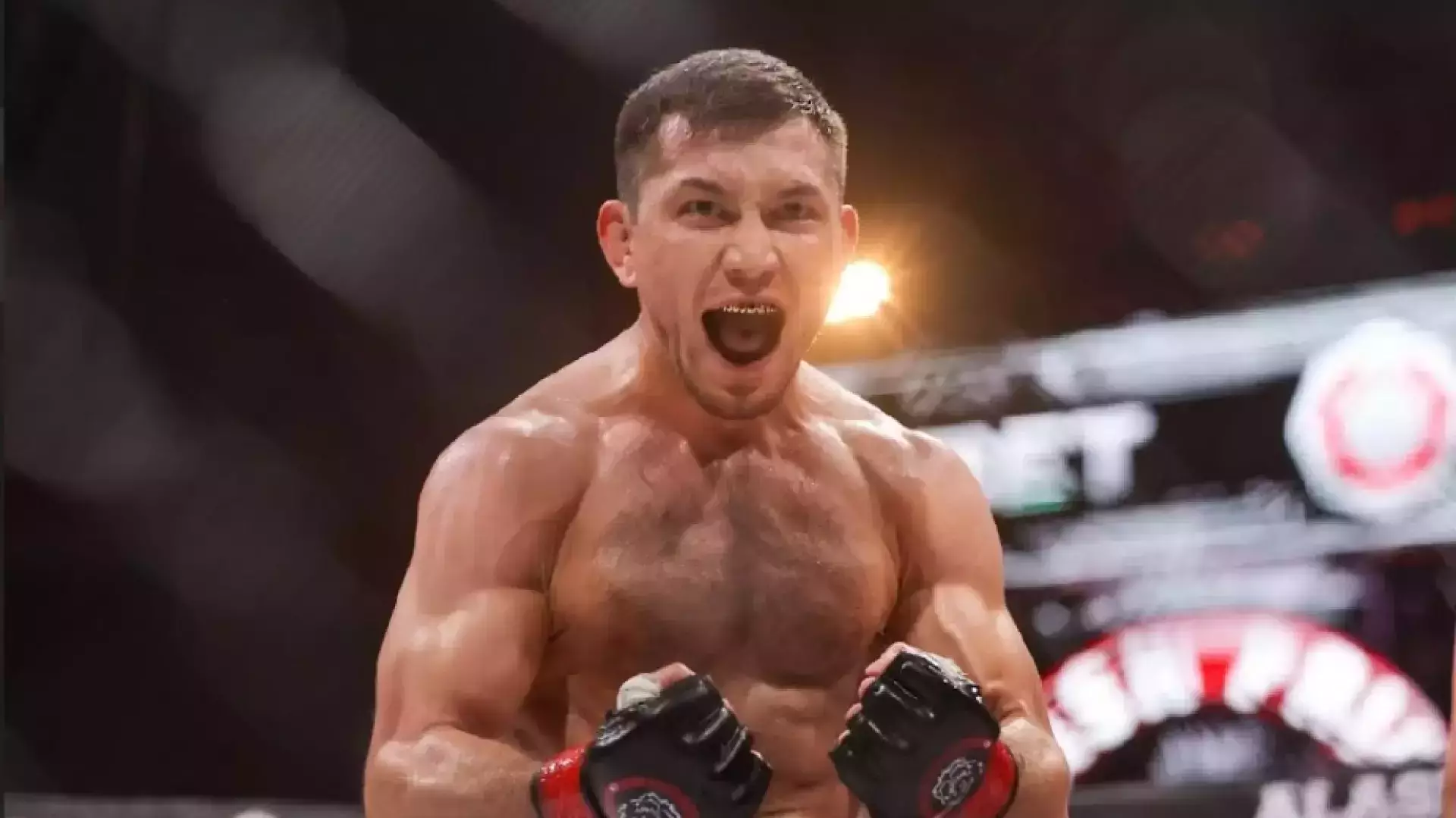 Непобежденный боец из Казахстана с досрочной победы дебютировал в PFL