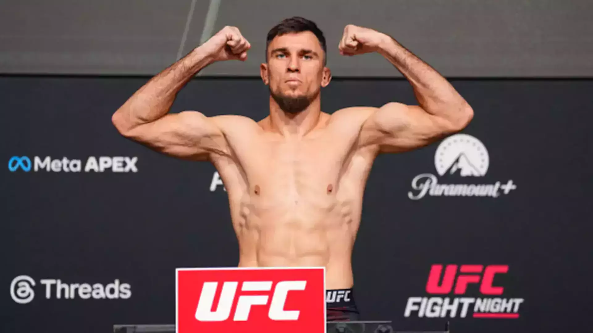 Казахстанец нокаутировал соперника в первом раунде турнира UFC