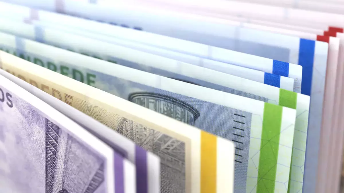 Курс валют на 9 февраля 2026