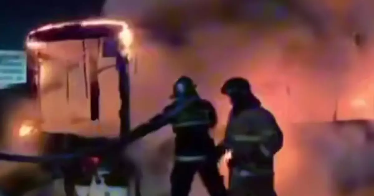  Астанада жол бойындағы автобус түгелдей жанып кетті 