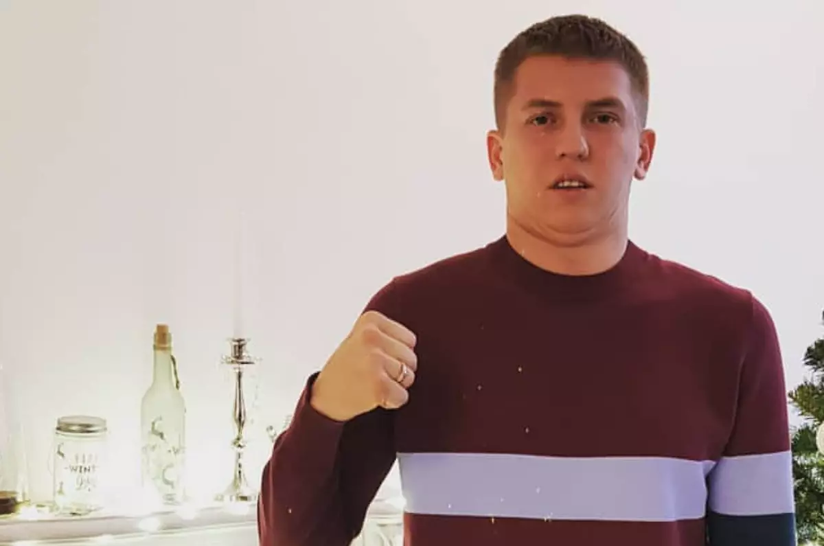 Комик Щербаков прилетел в Казахстан вслед за Сабуровым.