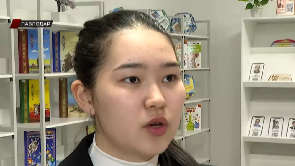Школьница сама заработала на квартиру в Астане благодаря знанию языков