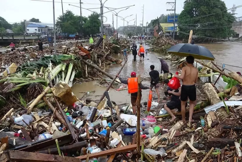 На Филиппинах из-за последствий шторма "Басянг" погибли 12 человек