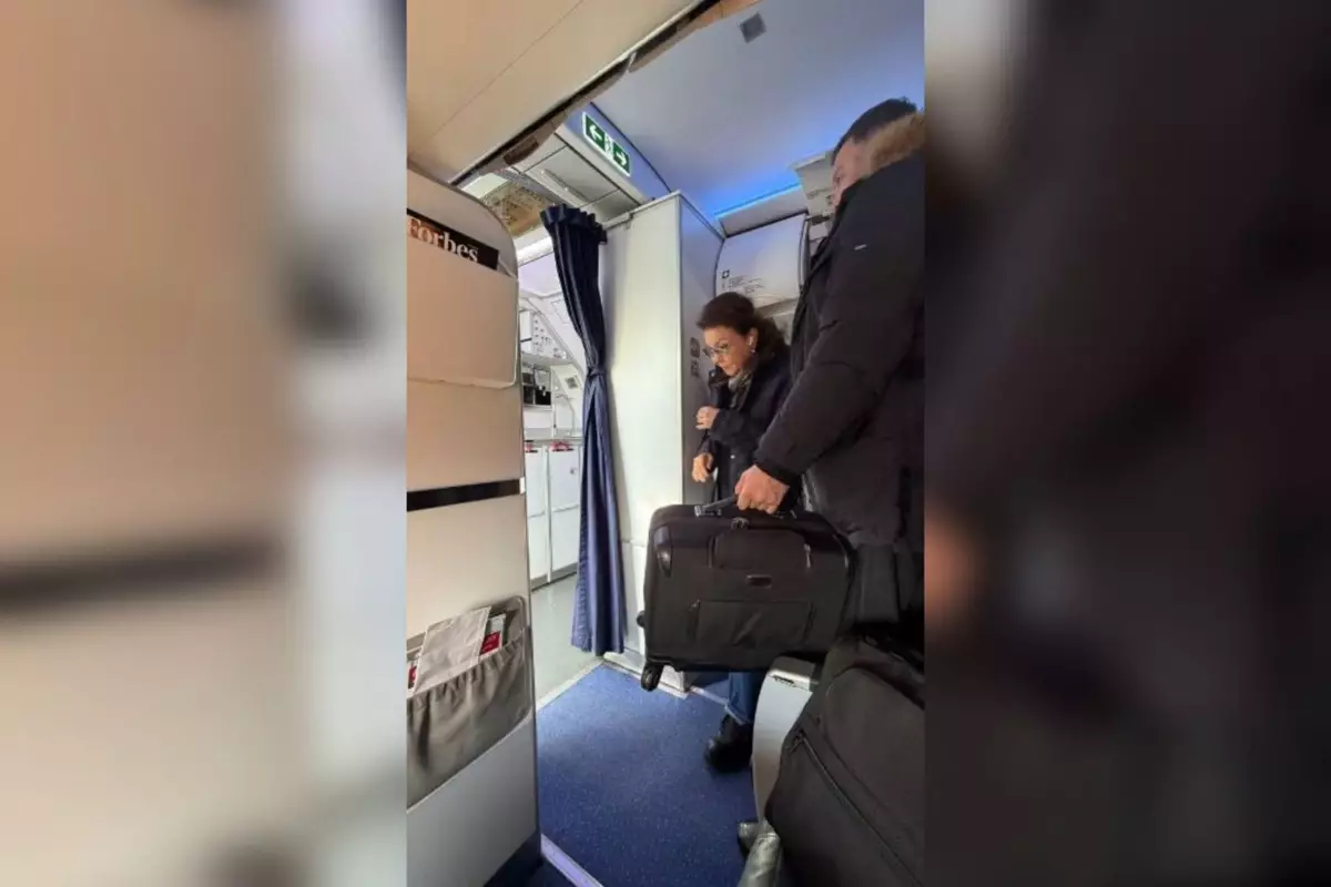 Дариға Назарбаева тұрақты рейстердердің бірінде көзге түсті