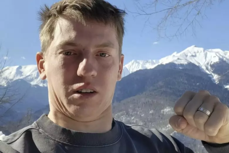 Щербаков прилетел в Казахстан вслед за Сабуровым, его сняли в аэропорту