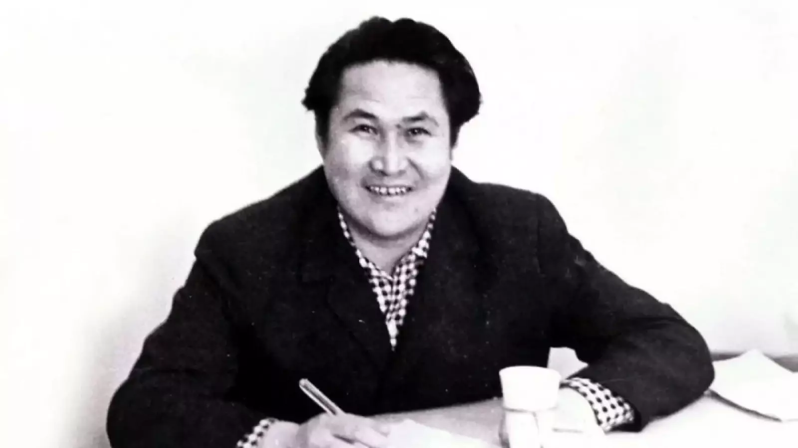 Бүгін — ақиық ақын Мұқағали Мақатаевтың туған күні