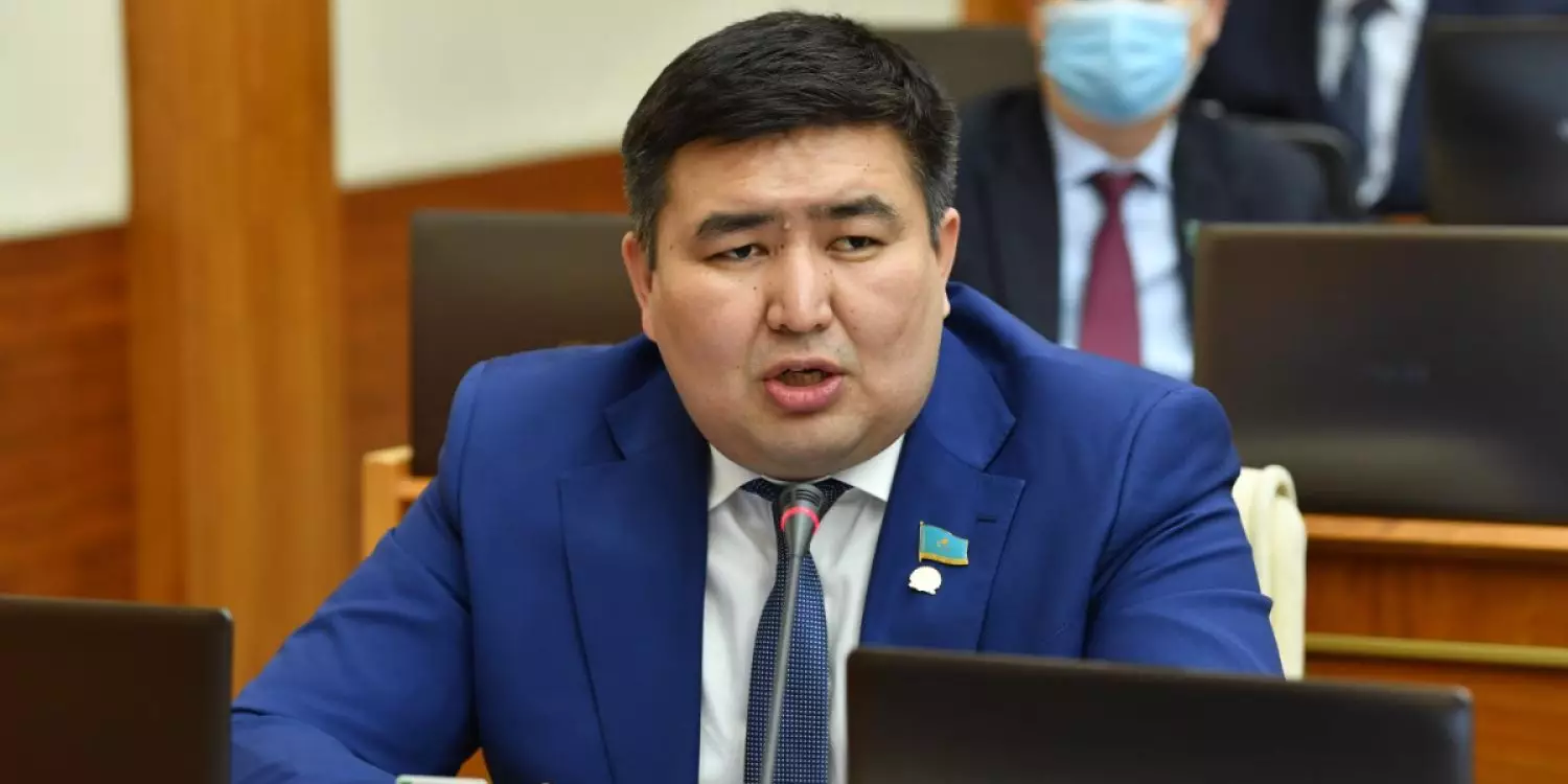 Елнұр Бейсенбаев Мәжілістен Президент Әкімшілігіне ауысты