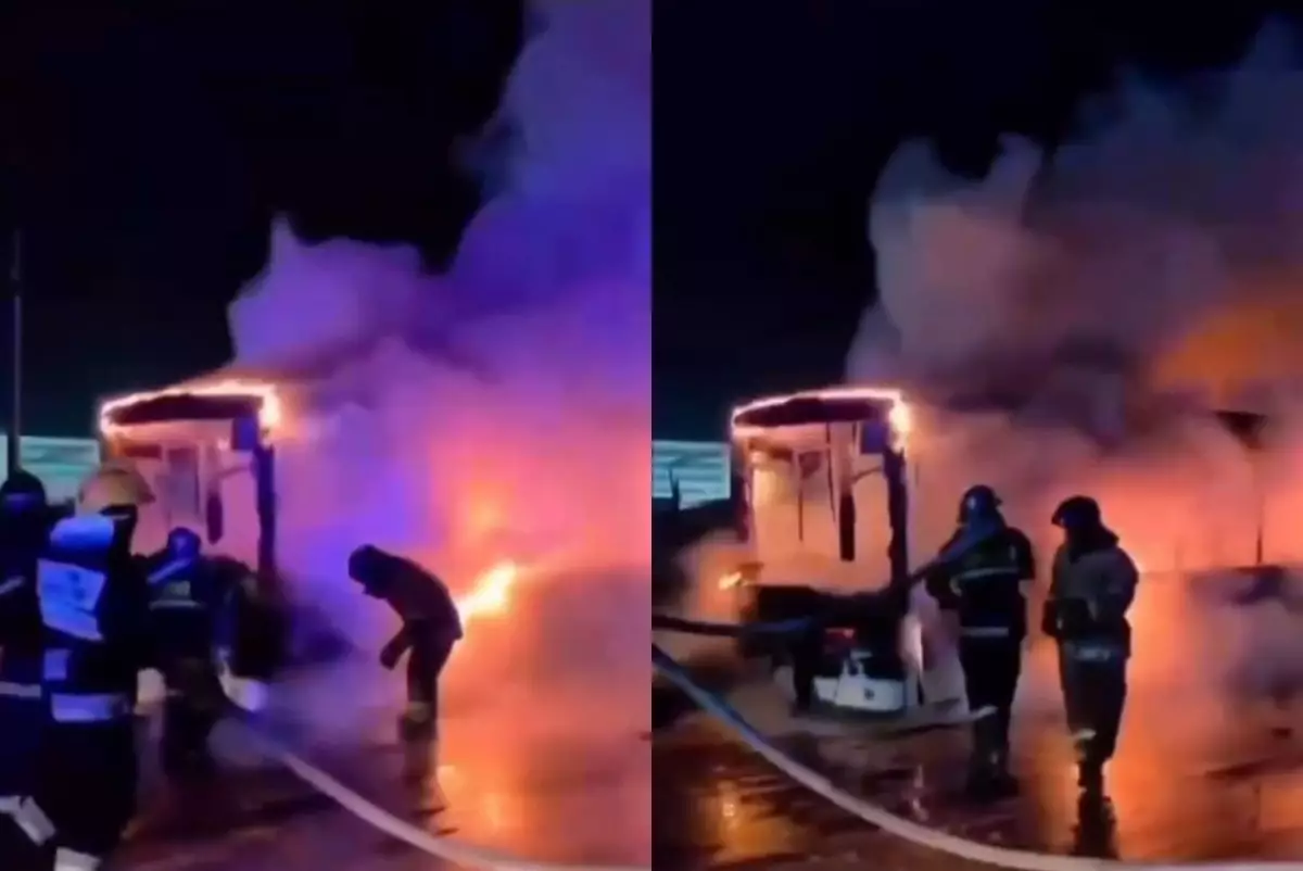 Астанада Қарқаралы тасжолында автобус өртеніп кетті