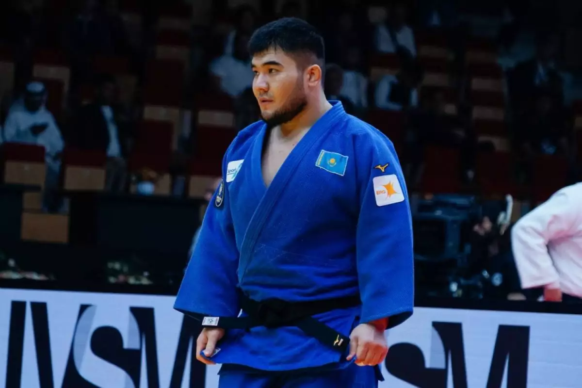 Париж Гранд Слэмі: Қазақстан балуандары үш қола медаль иеленді