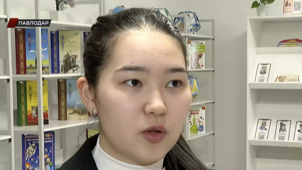 Павлодарда оқушы 9 тіл білгенінің арқасында баспана сатып алды