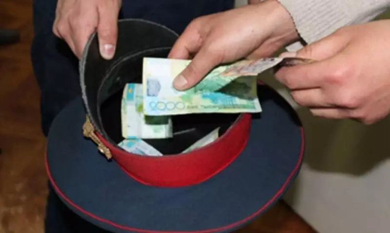 Все больше казахстанцев не доверяют антикоррупционной службе и полиции