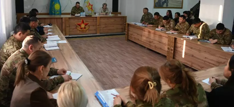 Вопросы психологической поддержки военнослужащих обсуждали в Семее