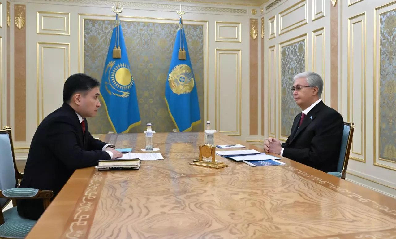 Еңбек министрі Тоқаевқа есеп берді: Жәрдемақы алушылар жұмысқа міндеттеледі