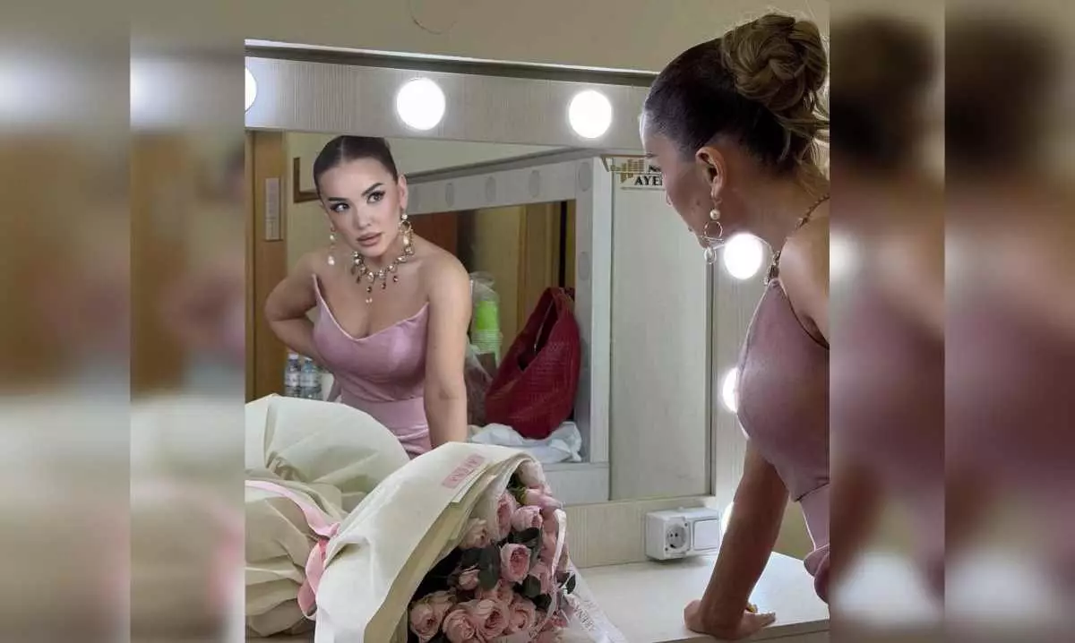 Макпал Исабекова спела с легендой эстрады