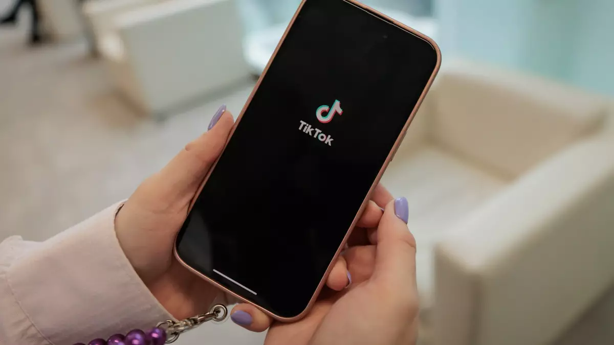 Доза дофамина под запретом: Почему ЕС хочет переделать твой TikTok?