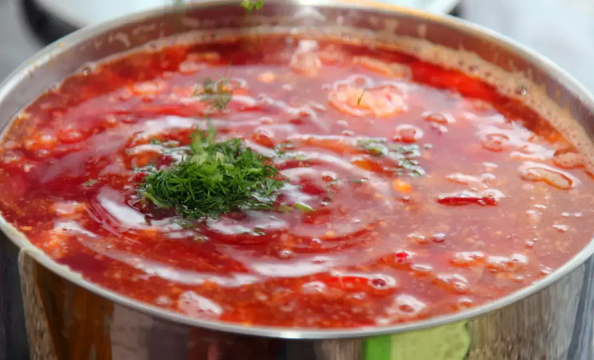 «Борщ вместо доставки»: доктор объяснил, почему в СССР почти не было ожирения - новости на Lada.kz 09.02.2026