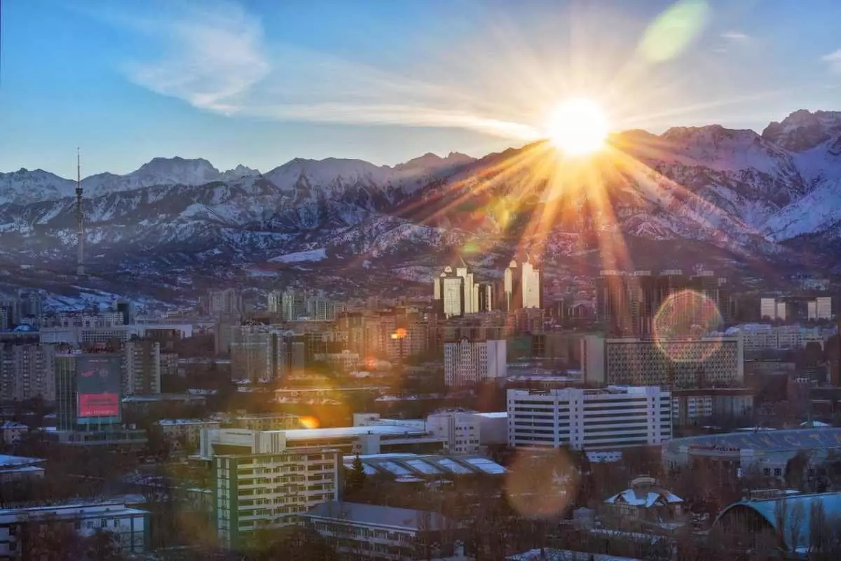 Циклон надвигается на Алматы