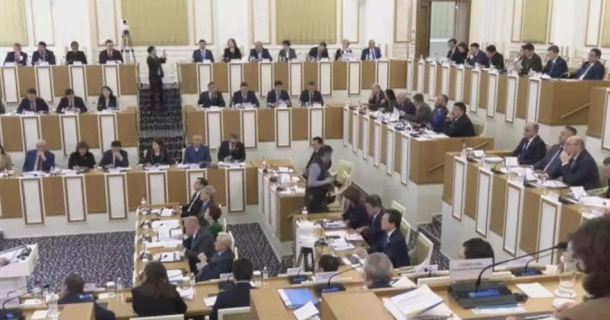  Жаңа Конституция жобасында адам мен азаматтық құқықтың ара-жігін ажырату ұсынылды 