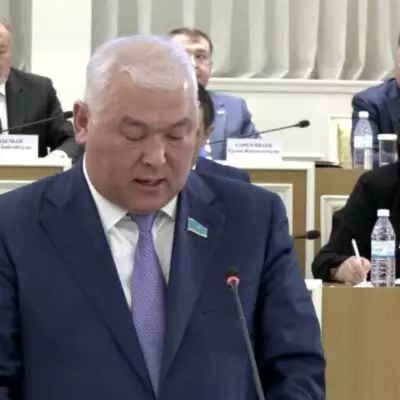 «Человека не спором убеждают, а клеймом «отменяют» – Мурат Абенов рассказал, как новая Конституции защитит честь и достоинство человека