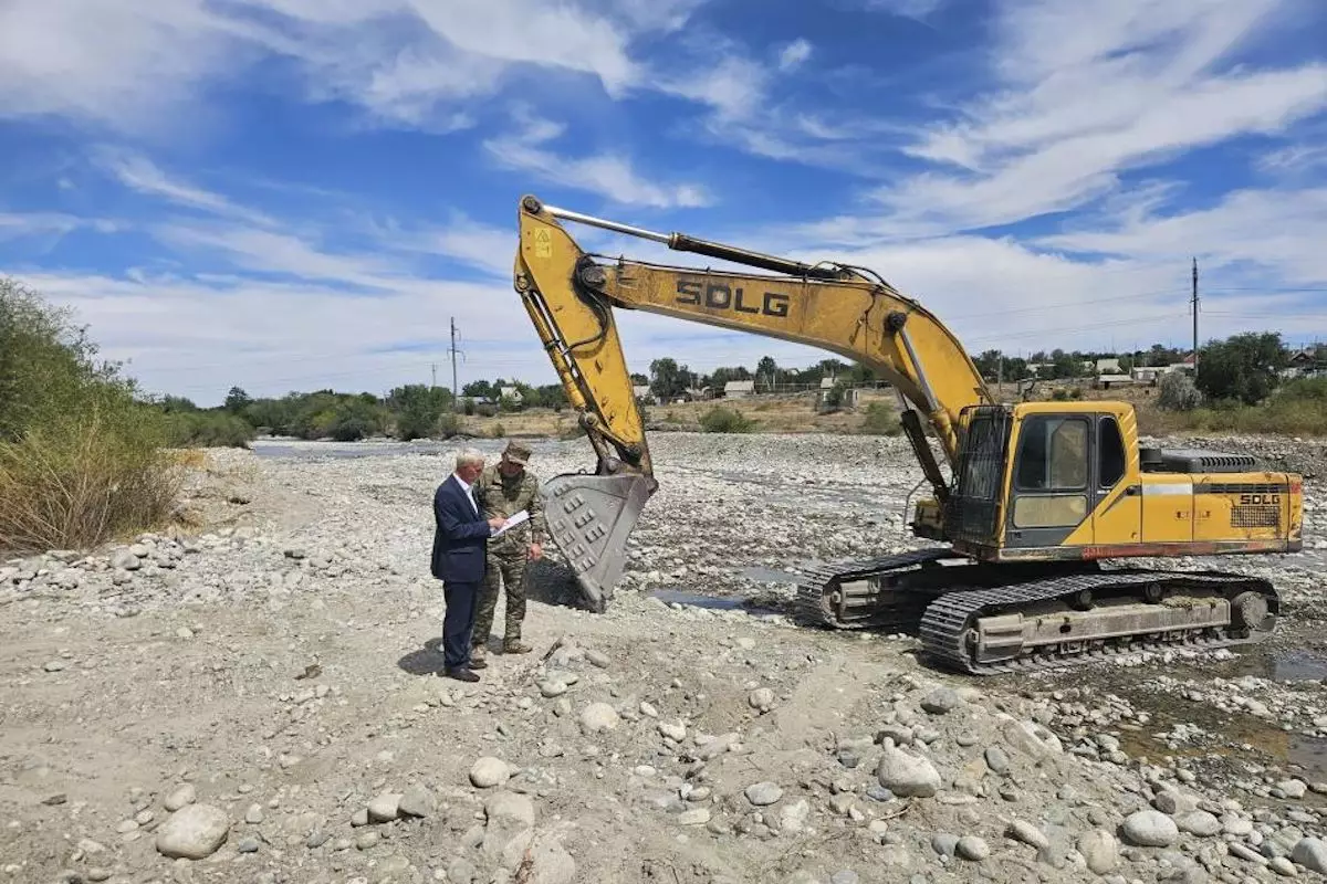 В Кульсары и близлежащих сёлах усилили защиту от паводков