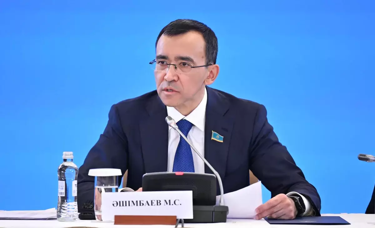 Ашимбаев о новой Конституции: важно объединиться вокруг реформ Главы государства