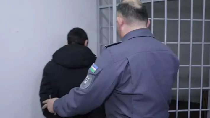 В Ташкенте посетитель компьютерного клуба ранил ножом двух подростков