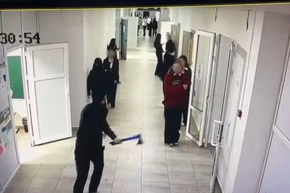 ​Подросток, напавший на сверстников в школе Кульсары, вернулся к занятиям