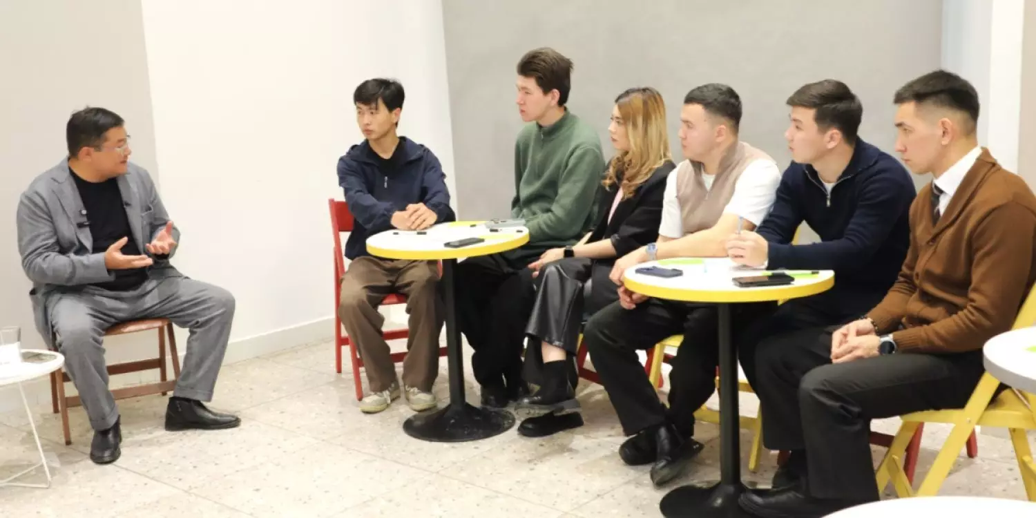 Алматылық жастар жаңа Конституция жобасын қолдады