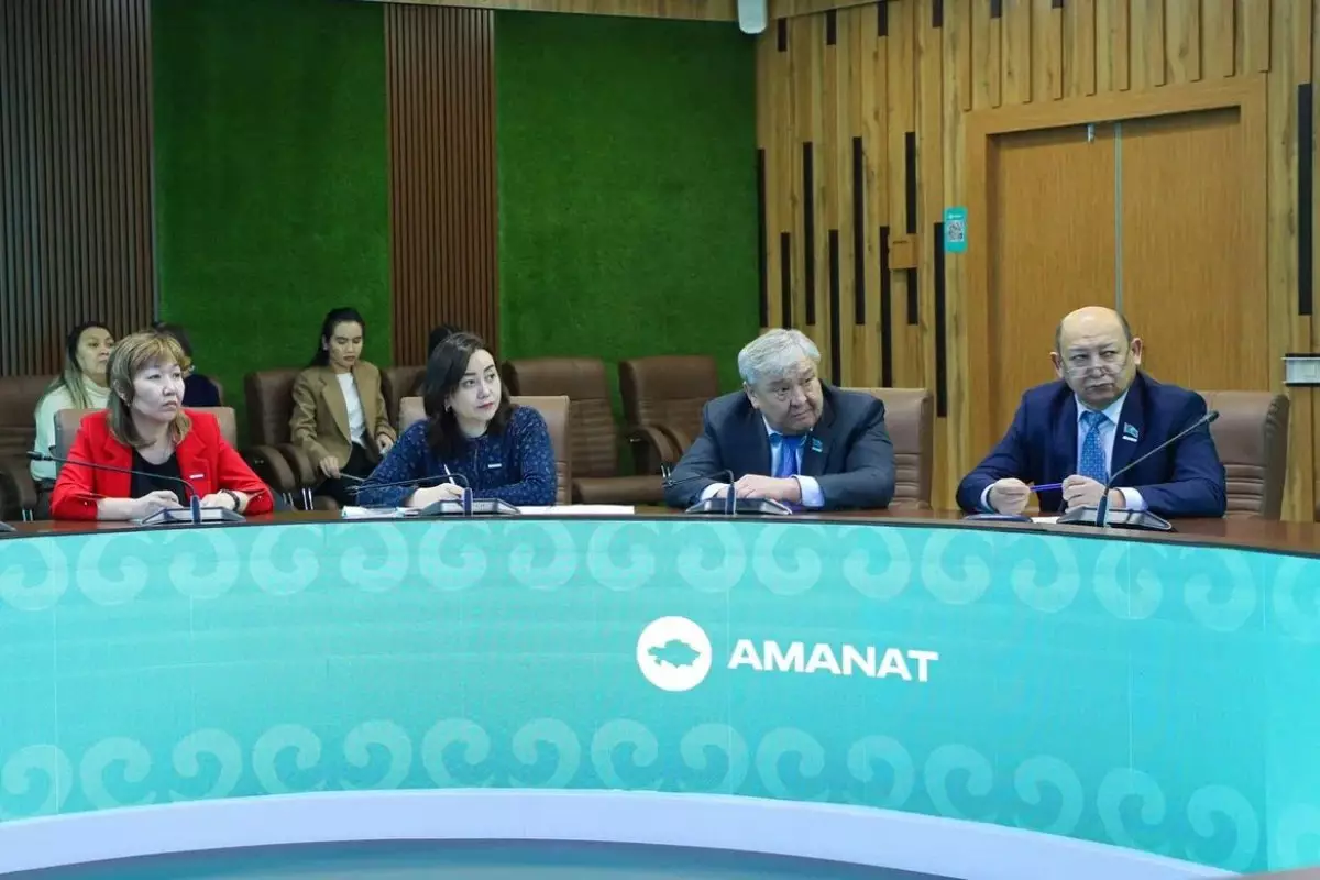 Партия AMANAT усиливает работу по модернизации системы управления многоквартирными домами