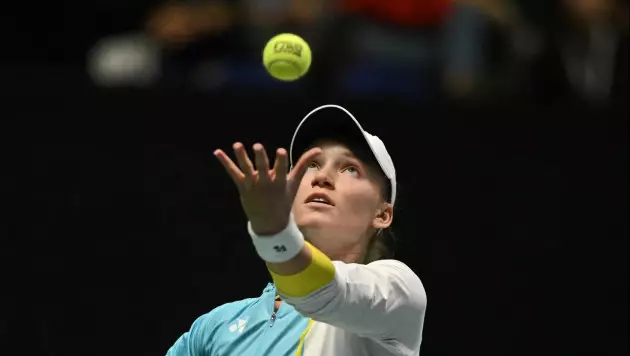 С разгромом определилась первая соперница Рыбакиной на турнире в Дохе